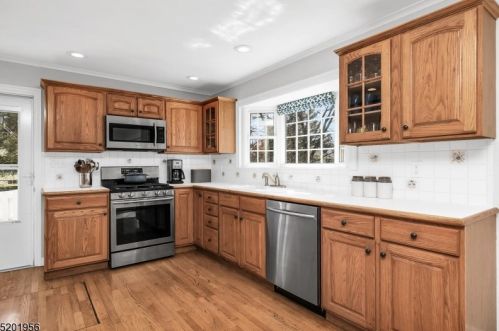 127 Hillside Ave, Bedminster NJ  07921-2516 exterior