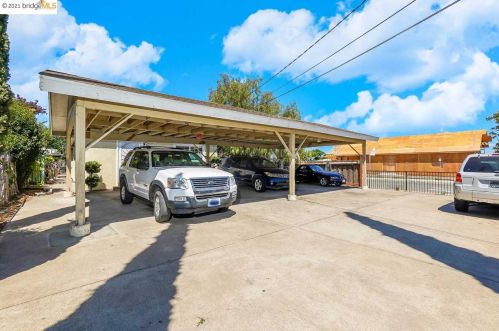 161 Poinsettia Ave, West Pittsburg, CA 94565-1624