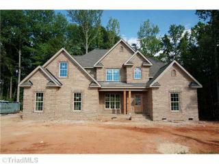 8809 Sawtooth Ct, Kernersville, NC 27284-9956