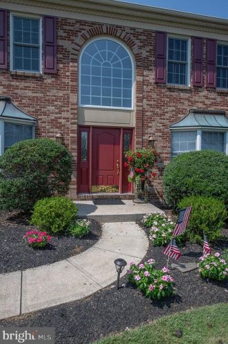 208 Liberty Bell Cir, Downingtown, PA 19335-4527