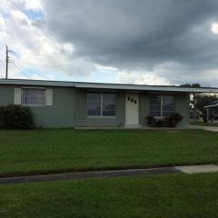 1677 Hudson Cir, Melbourne, FL 32935-4939