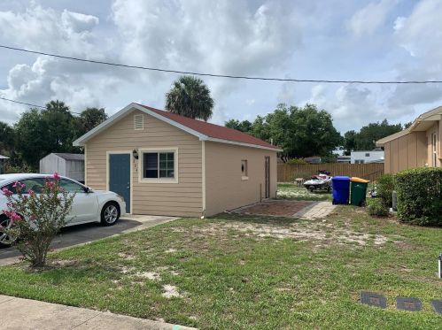 422 Rockingham Ave, Tavares FL  32778-3056 exterior