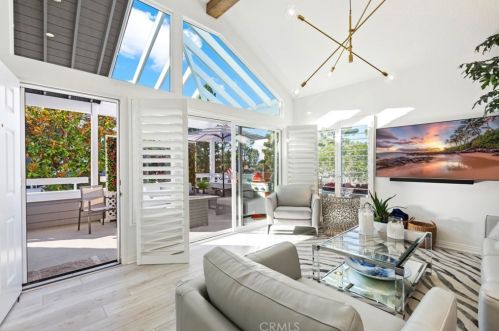 257 Chesterfield, Newport Beach, CA 92660-4223