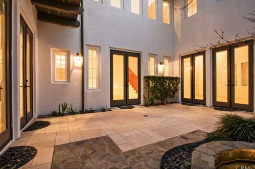 24613 Garland Dr, Santa Clarita CA  91355-4962 exterior