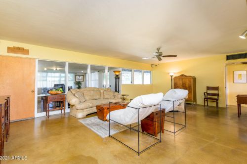 1111 Bethany Home Rd, Phoenix AZ  85014-2229 exterior