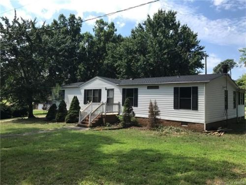 2702 Old Virginia St, Urbanna, VA 23175-2461