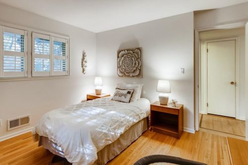 737 Amber Dr, Saint Paul MN 55122-2059 exterior