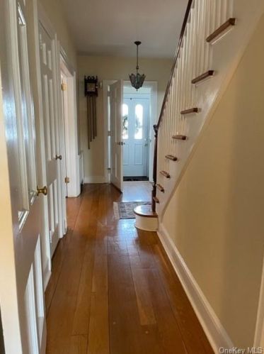 28 Parkway Cir, Mount Vernon NY  10552-1916 exterior