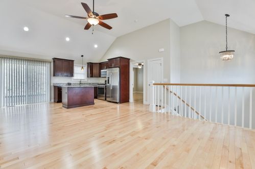 18 Pillsbury Rd, Londonderry NH  03053-2925 exterior