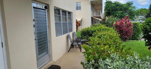 106 Berkshire, West Palm Beach, FL 33417-2136