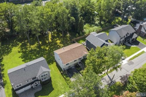 208 Walnut St, Rockleigh, NJ 07647-2009