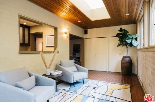 875 Skyland Dr, Sierra Madre, CA 91024-1340