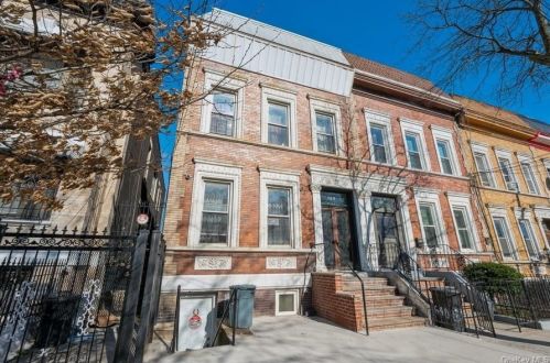 642 Faile St, Bronx, NY 10474-6927