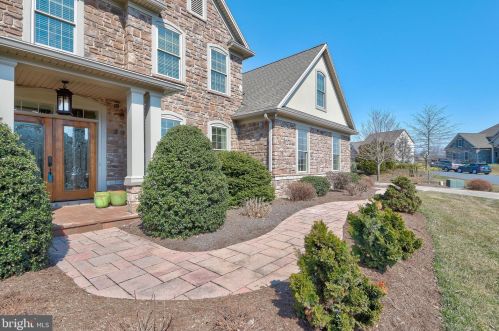 725 Crooked Stick Dr, Navy Sup Dpt, PA 17050-2284