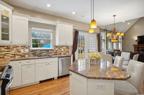 8 Raffaella Dr, Eastport NY  11941-1446 exterior