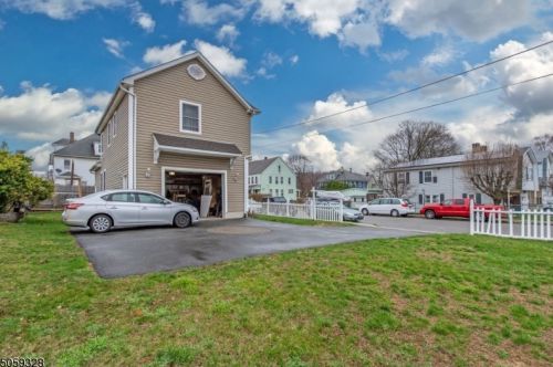 9 Wayne St, Dover, NJ 07801-4115