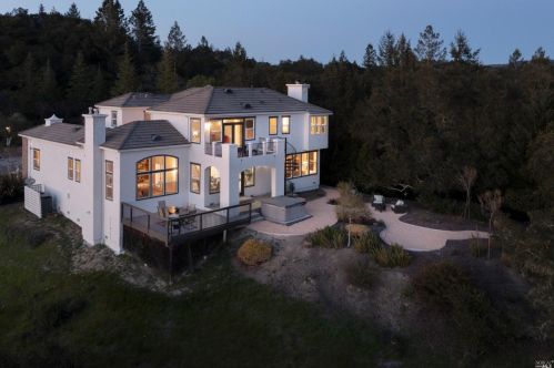 814 Montebello Dr, Santa Rosa, CA 95403-7769