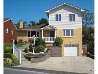 608 Prestley St, Collier Township PA  15106-1718 exterior