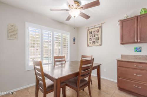 5722 Larkspur Dr, Glendale AZ  85304-1612 exterior