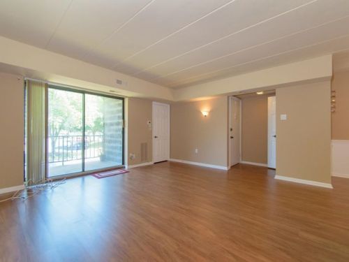 281 Village Rd, Southampton, PA 18966-2515