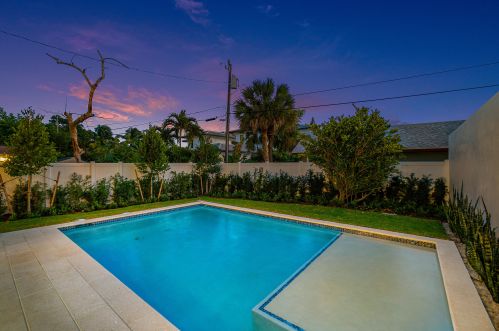 724 Lake Ave, Delray Beach FL  33483-5928 exterior