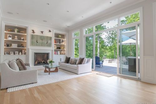 20 Hidden Brook Dr, Brookfield Center CT  06804-1306 exterior