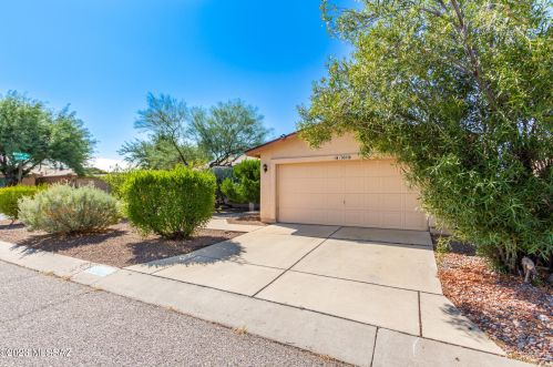 10070 Falcon Point Dr, Tucson, AZ 85730-6103