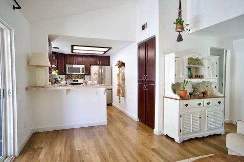 42137 Teatree Ct, Temecula CA  92591-3825 exterior