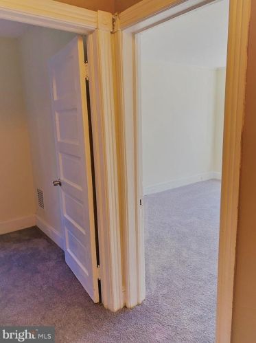 468 Stuyvesant Ave, Trenton NJ  08618-4103 exterior