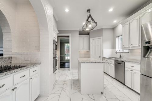 18032 Benchmark Dr, Dallas TX  75252-6444 exterior