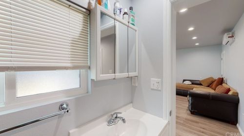 736 Montebello Blvd, Montebello CA 90640-2534 exterior