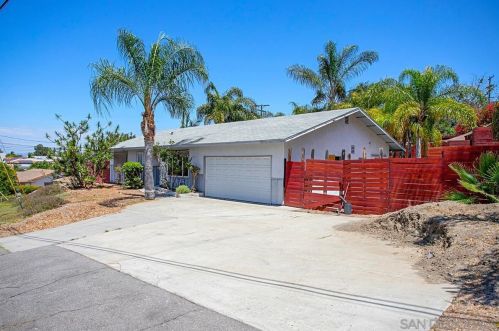 1205 Anza Ave, Vista, CA 92084-3803