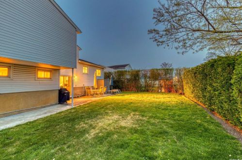 2638 Hewlett Ln, North Bellmore NY  11710-4415 exterior