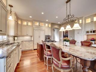 9747 Sky Ln, Edina MN  55347-3814 exterior