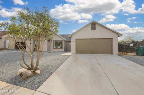 4951 Condor Dr, Tucson, AZ 85742-9631