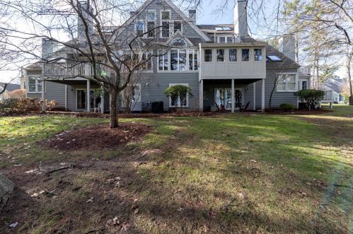 25 Hawthorne Village Rd, Nashua NH  03062-2267 exterior