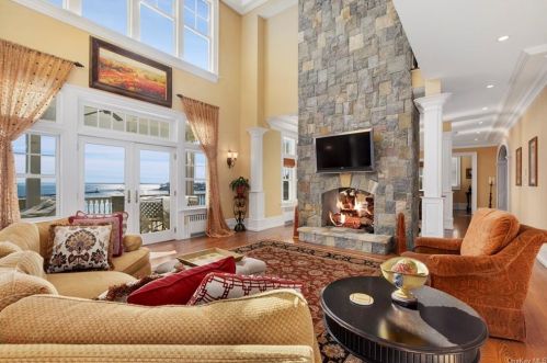 8 Hilltop Dr, Rye Brook NY  10573-5308 exterior