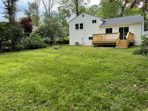 588 Washington Ave, Pleasantville, NY 10570-1105