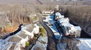 351 New London Ave, Warwick RI  02886-0665 exterior