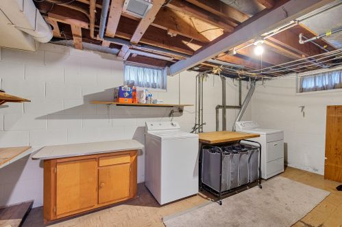 171 79, Milwaukee WI 53219-1118 exterior