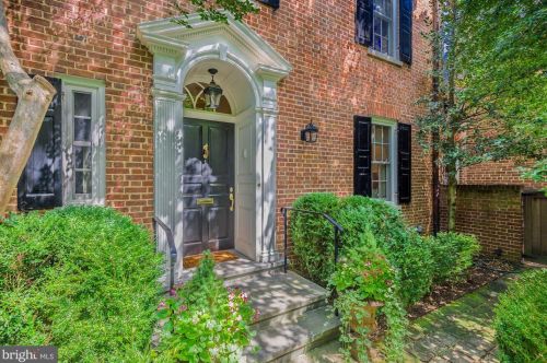 1691 34th St, Washington, DC 20007-2709