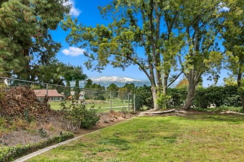 5576 Inner Circle Dr, Riverside CA  92506-3617 exterior