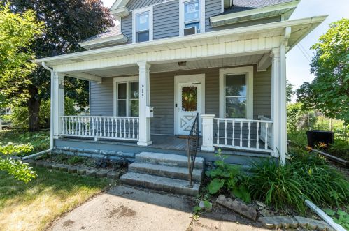 909 42nd Ave, Minneapolis, MN 55412-2961