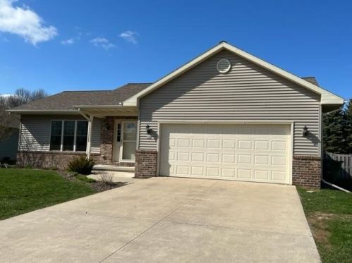 348 Woodridge Pl, Manitowoc WI  54220-7169 exterior