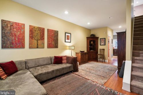2207 League St, Philadelphia PA  19146-2525 exterior