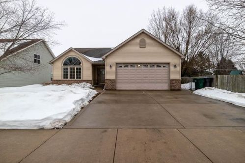 8497 Westbrook Dr, Sturtevant, WI 53177-2893