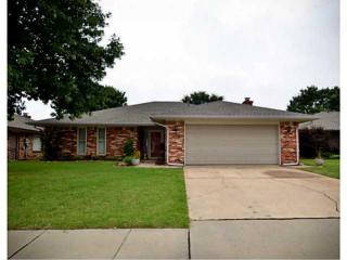 1328 Chimney Hill Rd, Yukon, OK 73099-3105