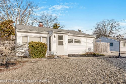 1412 Tamiami Rd, Lacey NJ  08731-5038 exterior