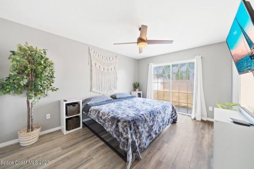 955 Schumann Dr, Sebastian FL  32958-5331 exterior