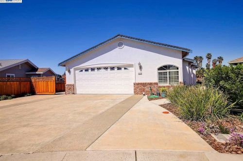 1112 Beach Ct, Discovery Bay, CA 94505-9436